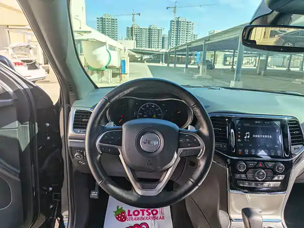 Jeep Grand Cherokee 2021