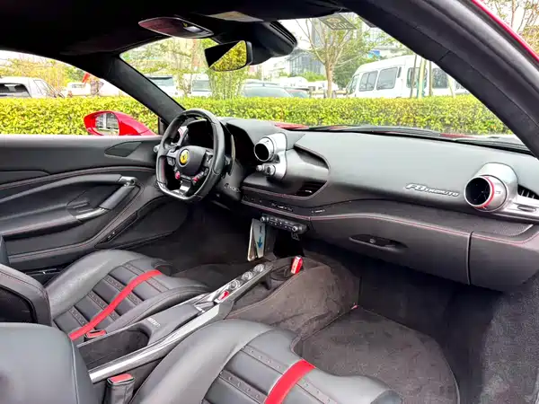 Ferrari F8 2020