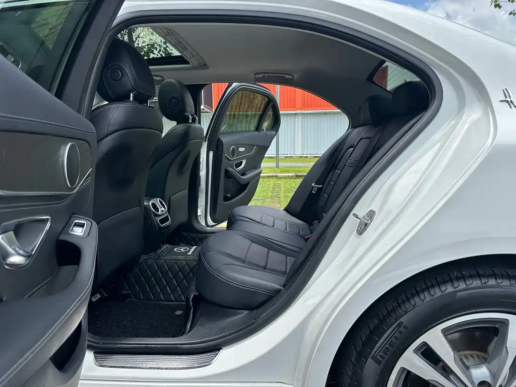 Mercedes-Benz C-Class 2019 — фото 10