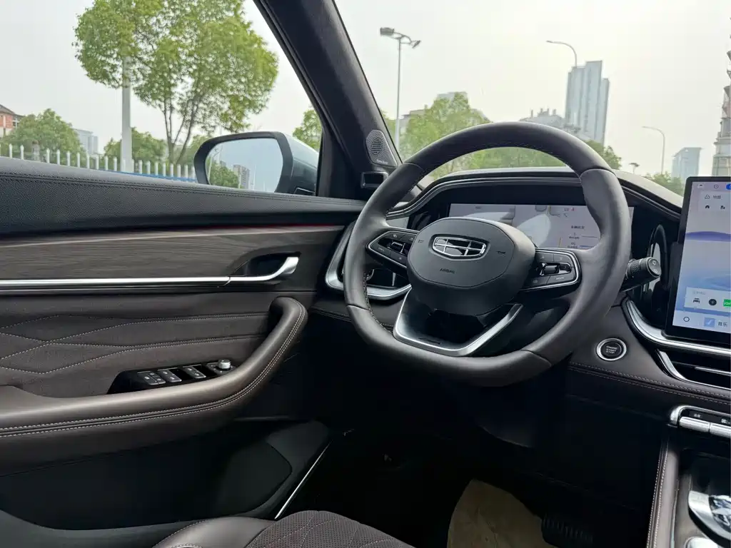 Geely Xingyue L 2025 — фото 12