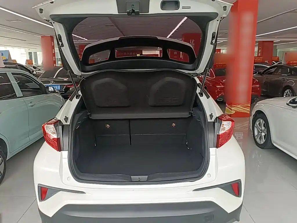 Toyota C-HR 2020 — фото 19
