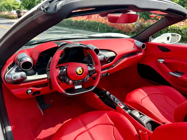 Ferrari F8 2023