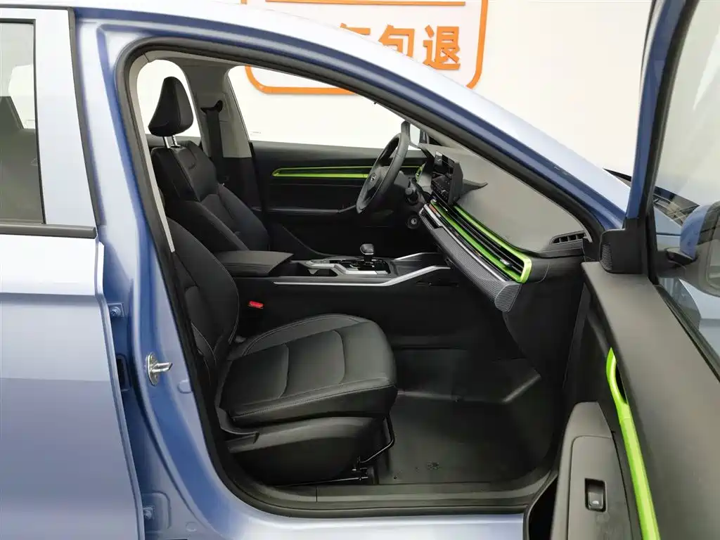 Geely Emgrand Methanol 2023 — фото 23