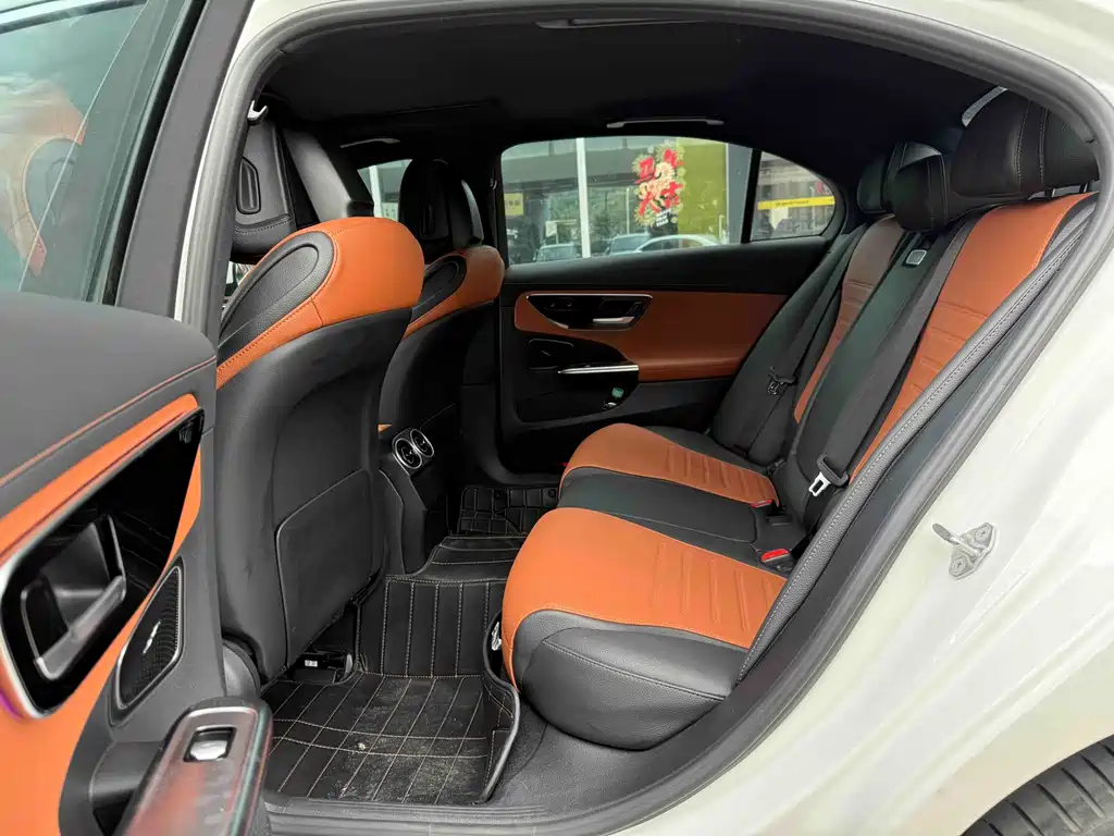 Mercedes-Benz C-Class 2023 — фото 4