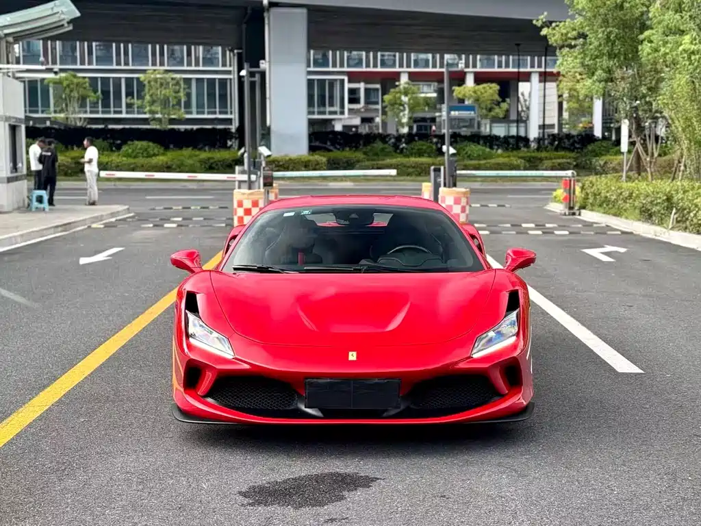 Ferrari F8 2020 — фото 1