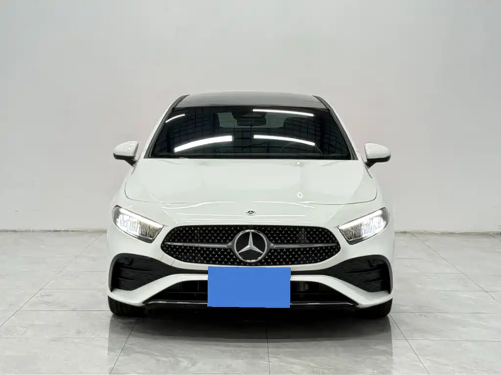 Mercedes-Benz A-Class 2024 — фото 2