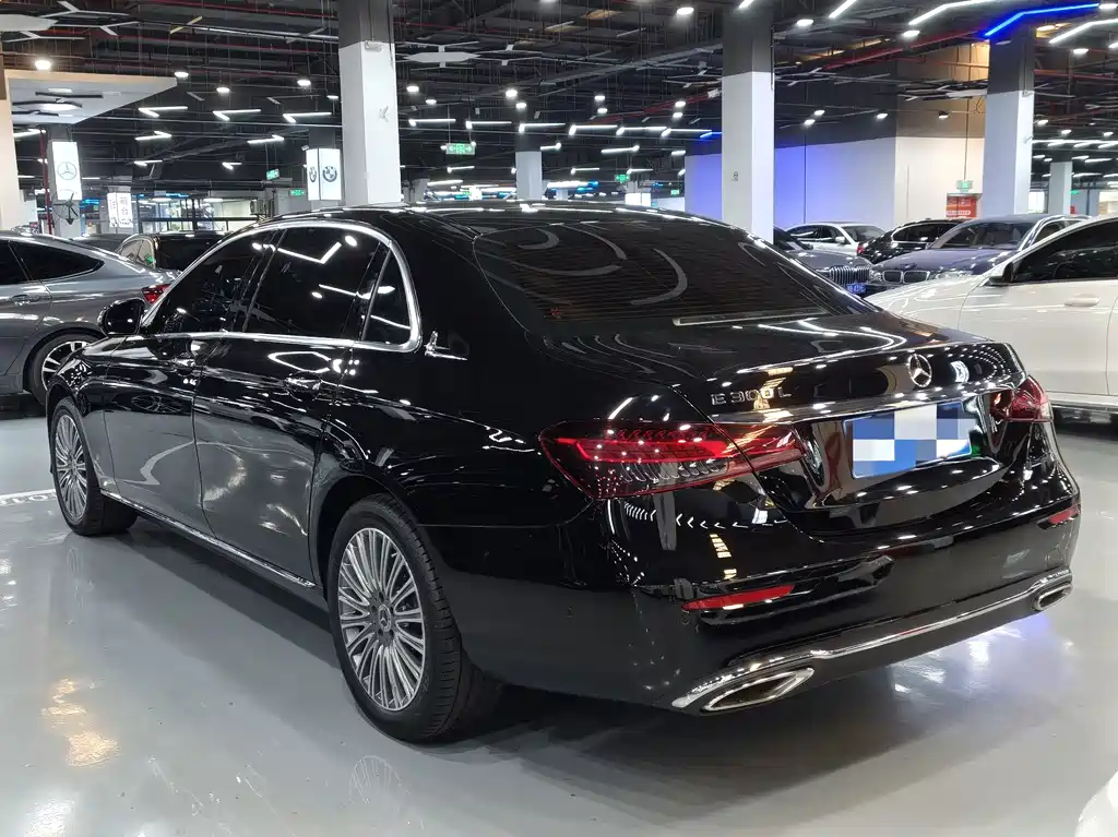 Mercedes-Benz E-Class 2022 — фото 17