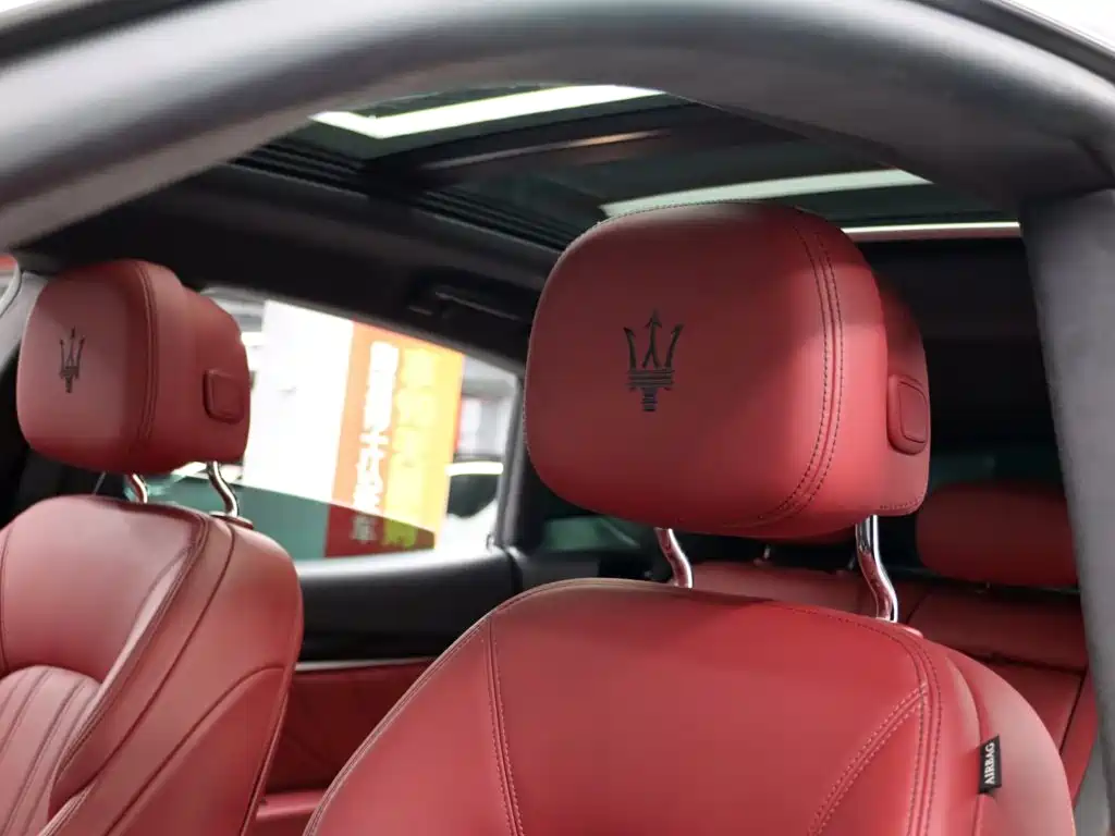 Maserati Levante 2024 — фото 10