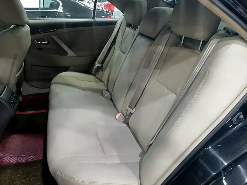 Toyota Camry 2014 — фото 17