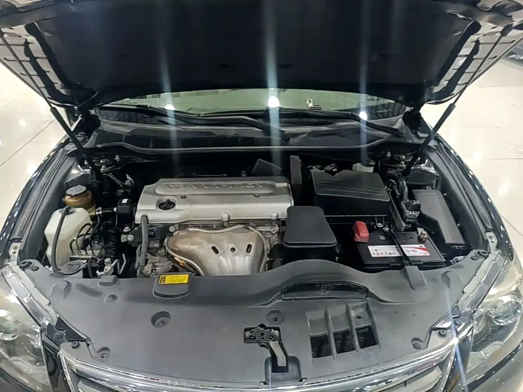 Toyota Camry 2014 — фото 20