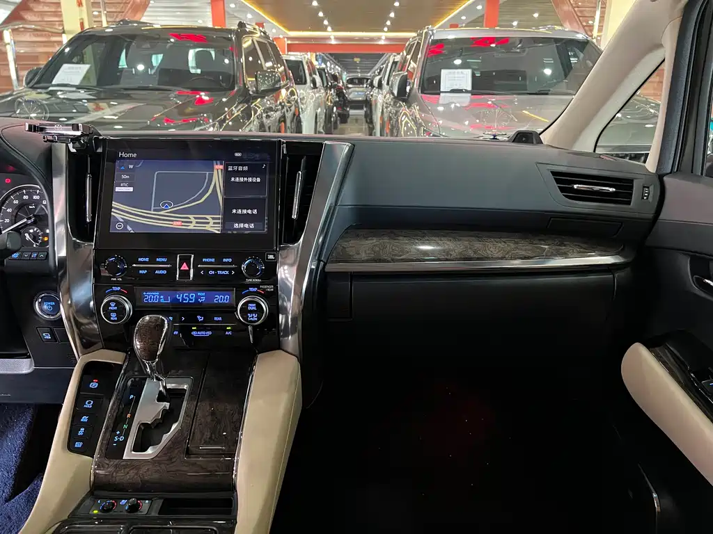 Toyota Vellfire 2021 — фото 9