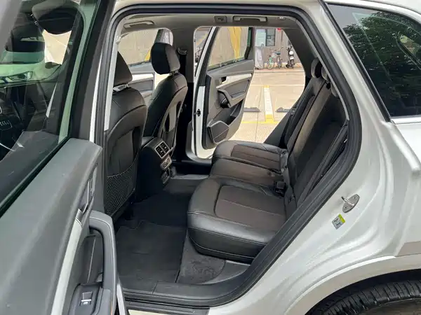 Audi Q5L 2020