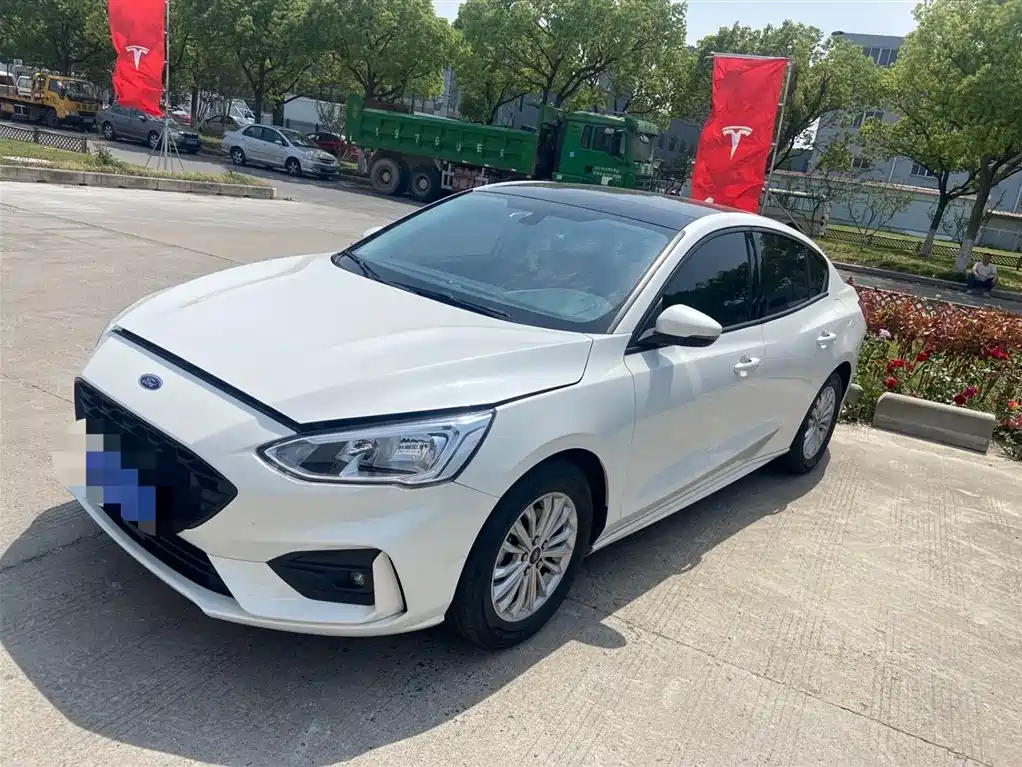 Ford Focus 2020 — фото 1