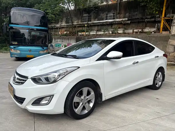 Hyundai Elantra Langdong 2013