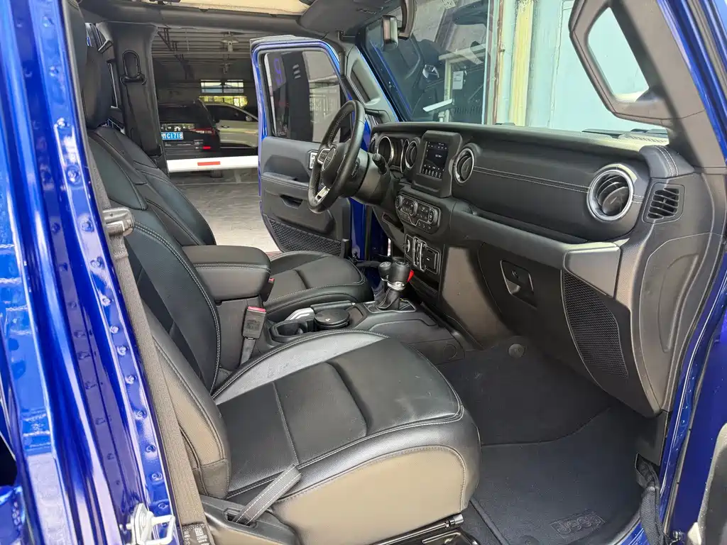 Jeep Wrangler 2019 — фото 10