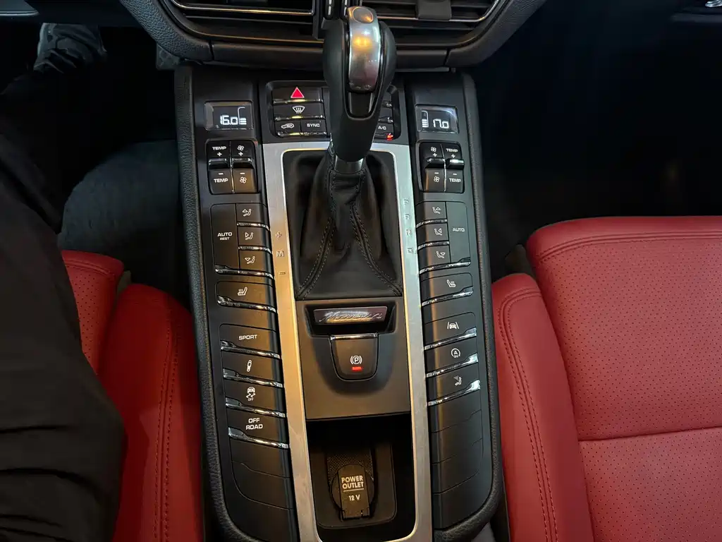 Porsche Macan 2021 — фото 13