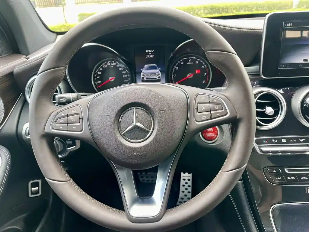 Mercedes-Benz GLC 2017 — фото 8