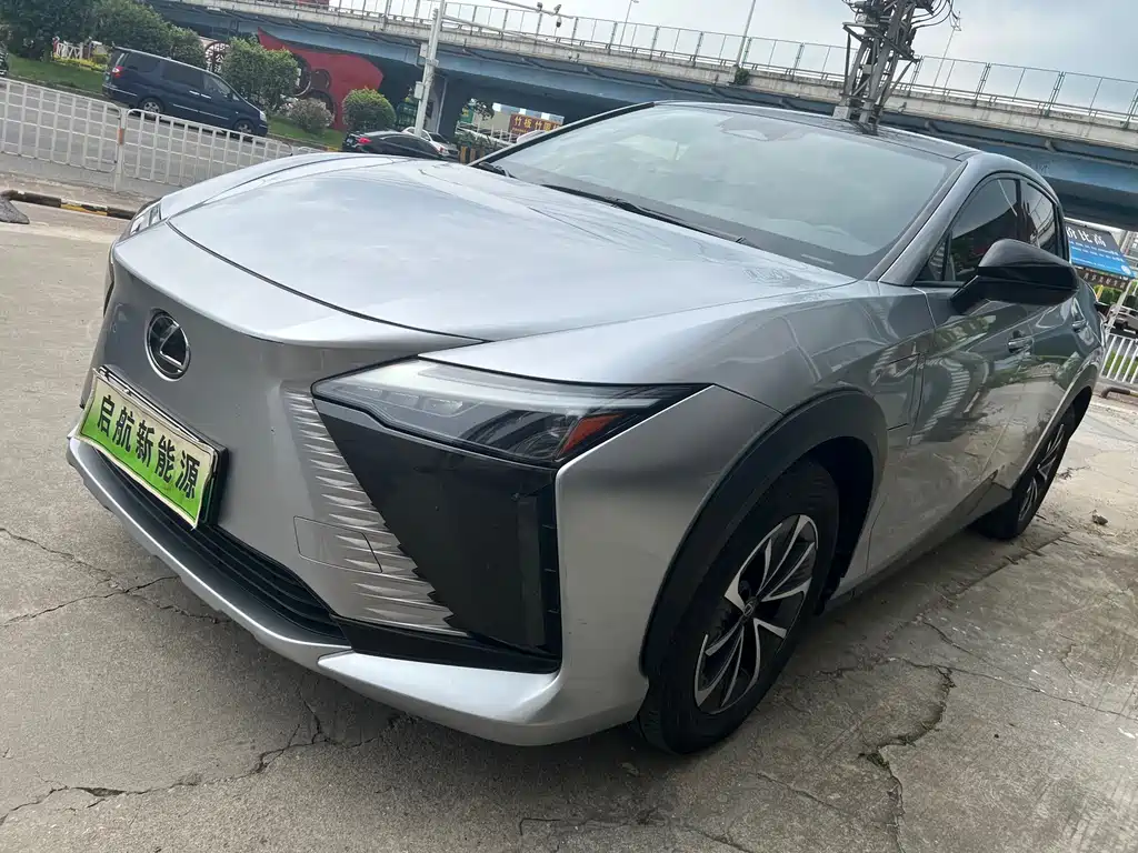 Lexus RZ 2023 — фото 1