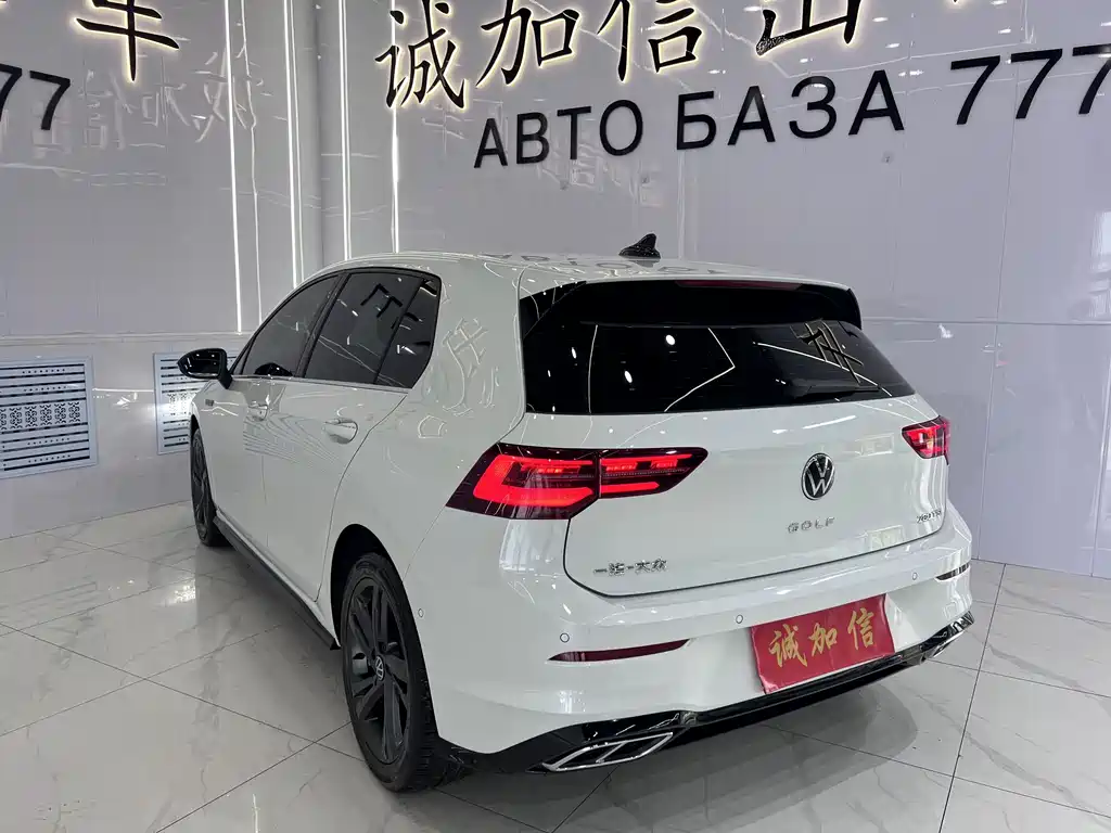 Volkswagen Golf 2024