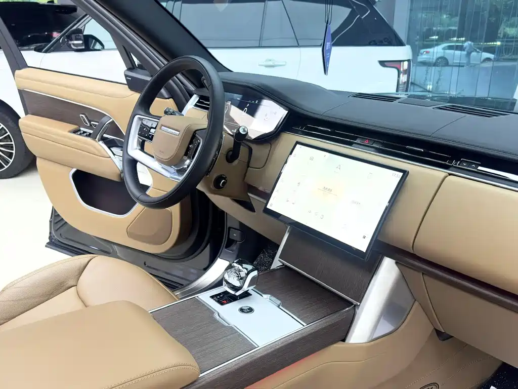 Land Rover Range Rover 2025 — фото 12