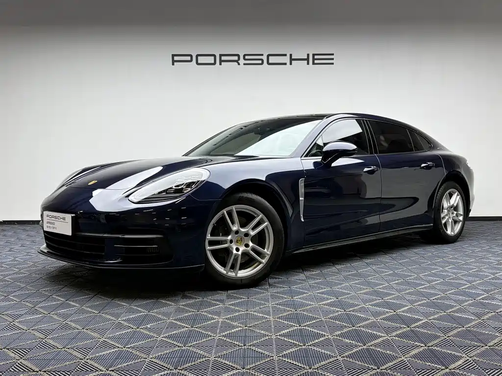 Porsche Panamera 2020 — фото 1
