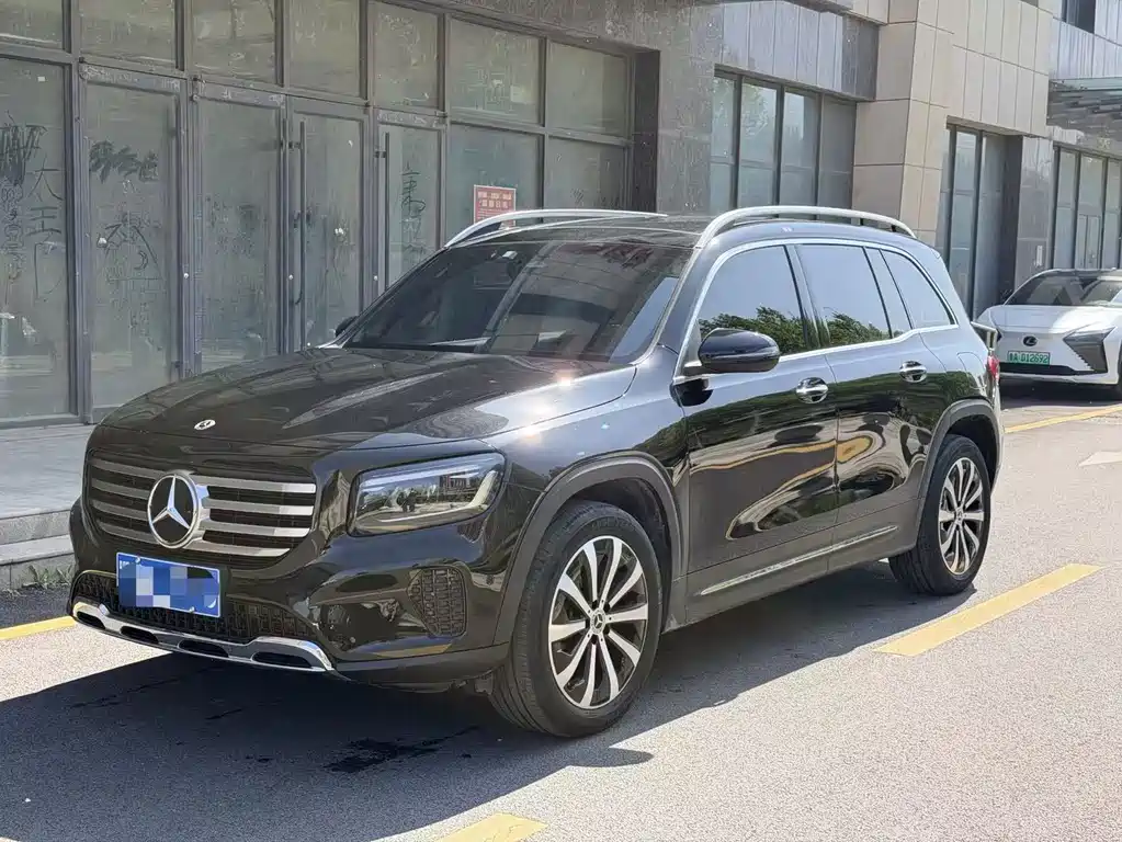 Mercedes-Benz GLB 2024 — фото 1
