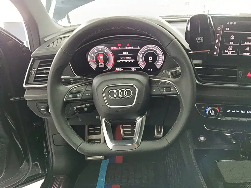 Audi Q5L 2025 — фото 11