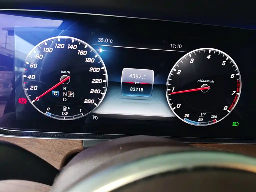 Mercedes-Benz E-Class 2019 — фото 12