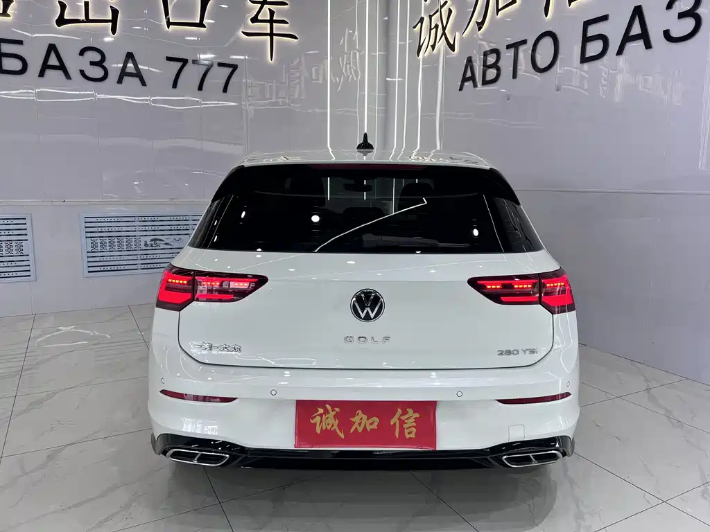 Volkswagen Golf 2024