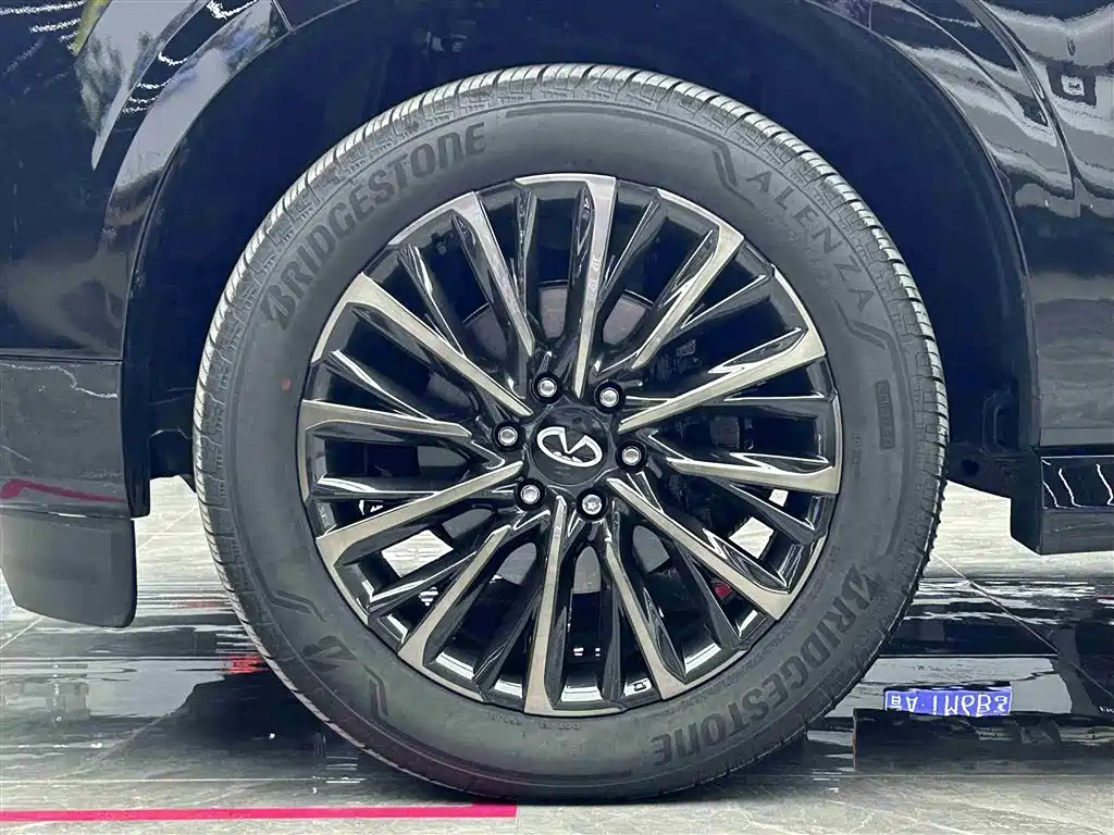 Infiniti QX80 2025 — фото 4