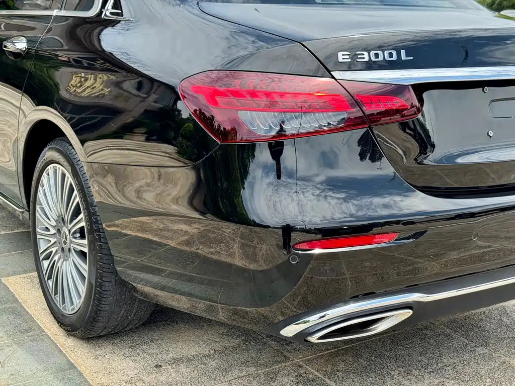 Mercedes-Benz E-Class 2023 — фото 19