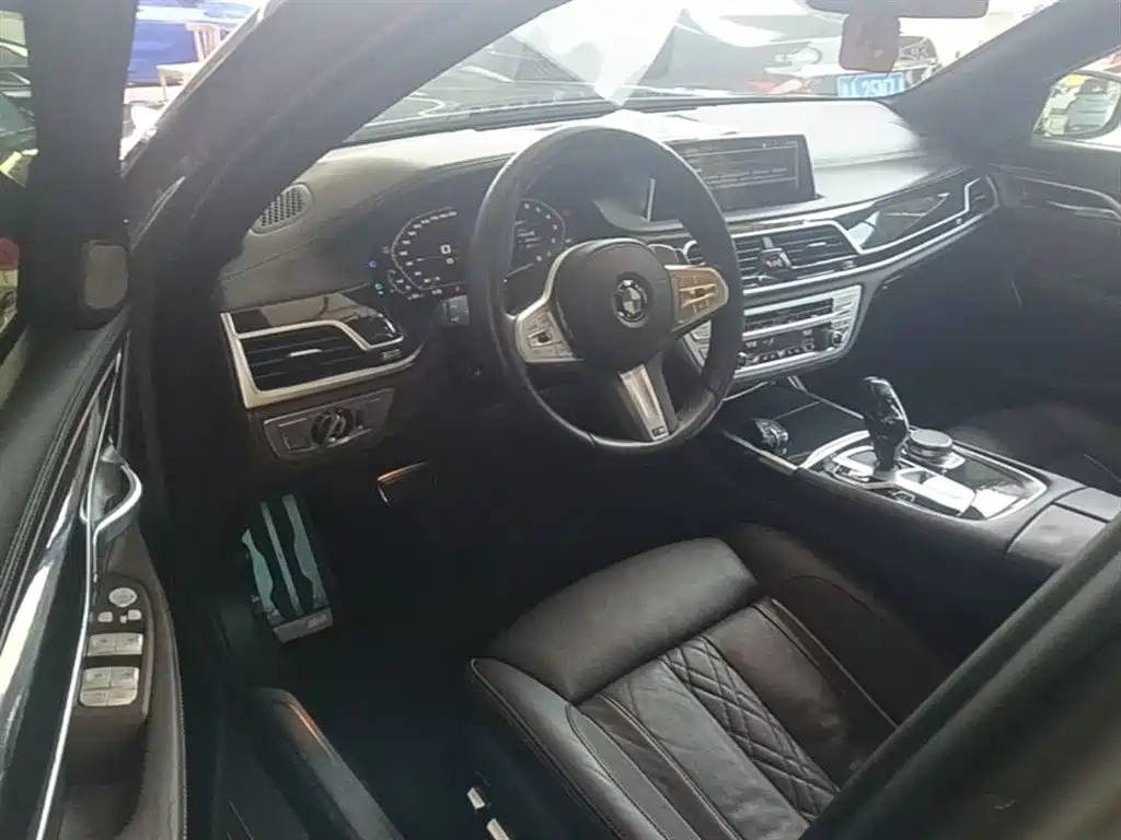 BMW 7 Series 2020 — фото 16