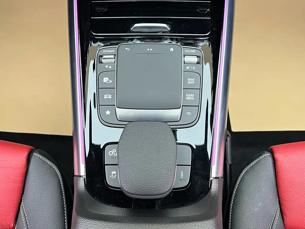 Mercedes-Benz GLA AMG 2023 — фото 14