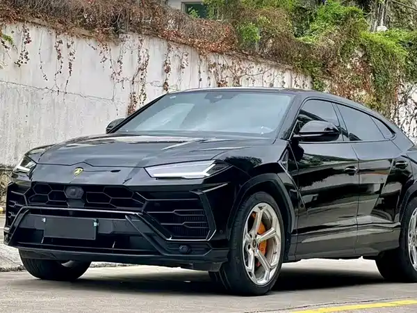 Lamborghini Urus 2021