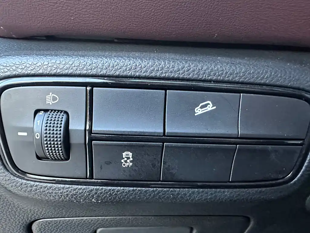 GAC Trumpchi M6 2022 — фото 12