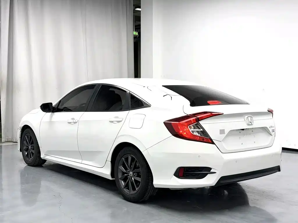 Honda Civic 2020 — фото 15