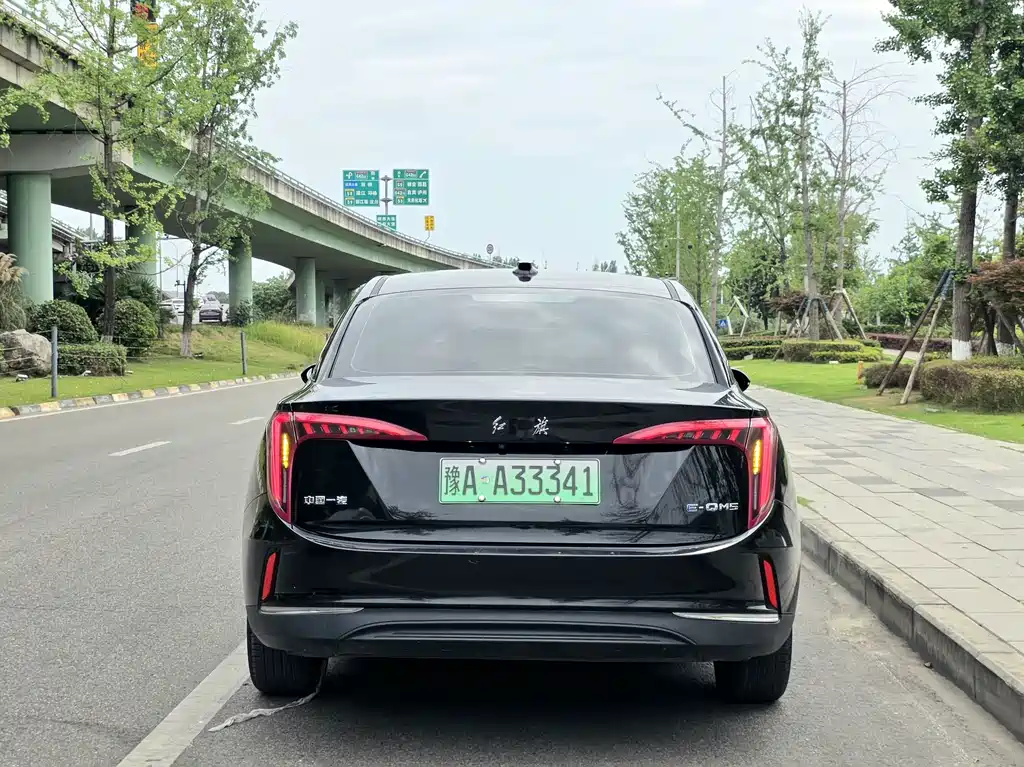 Hongqi E-QM5 2022 — фото 6