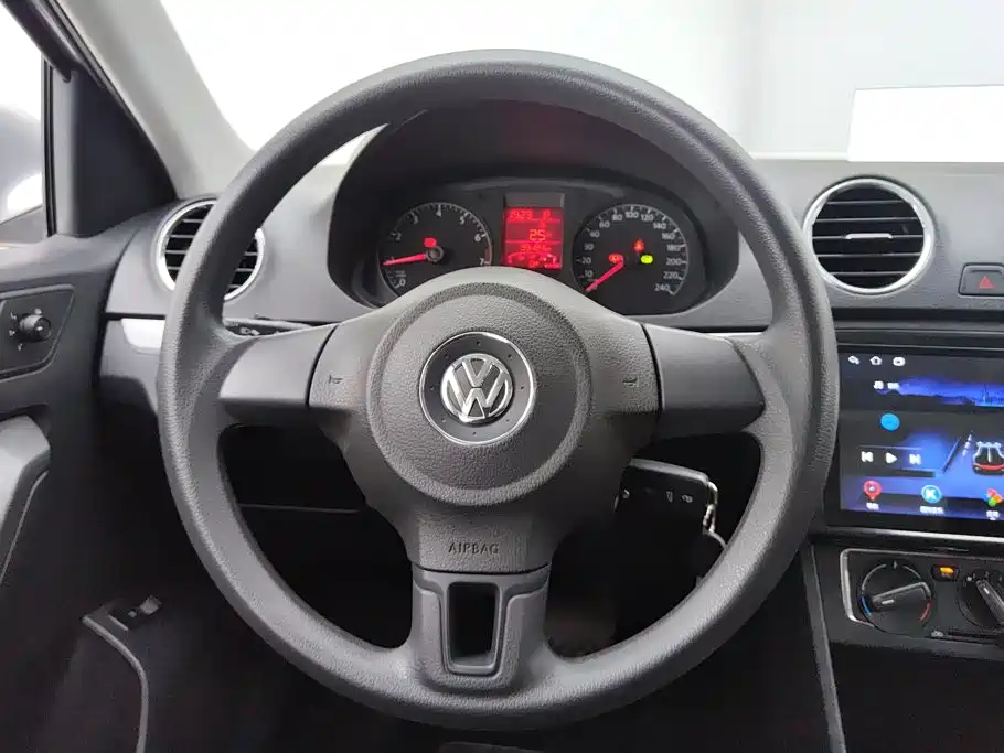 Volkswagen Jetta 2016 — фото 15