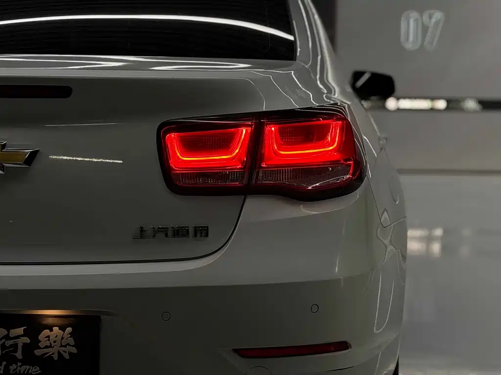 Chevrolet Malibu 2018 — фото 10