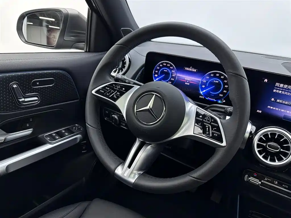 Mercedes-Benz EQB 2025 — фото 10