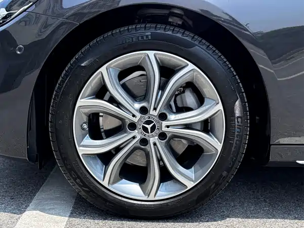 Mercedes-Benz E-Class 2022