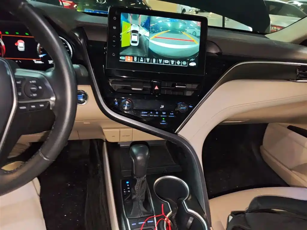 Toyota Camry 2023 — фото 13