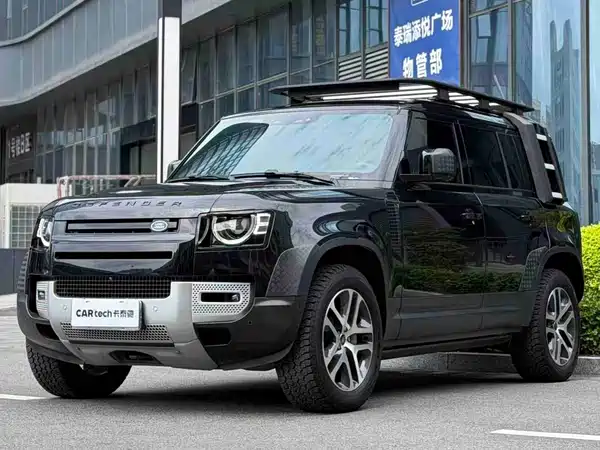 Land Rover Defender 2024