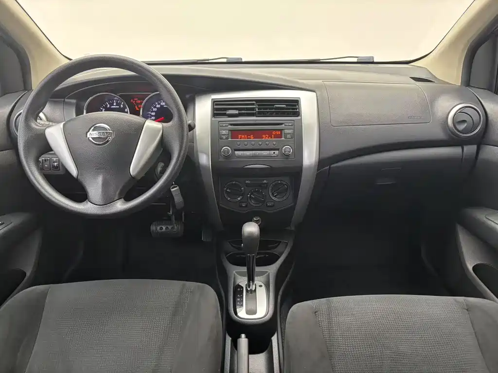 Nissan Livina 2015 — фото 11