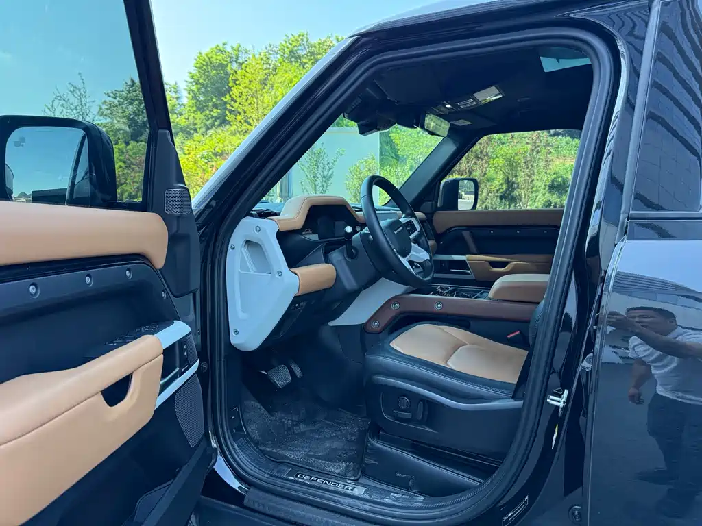 Land Rover Defender 2023 — фото 4