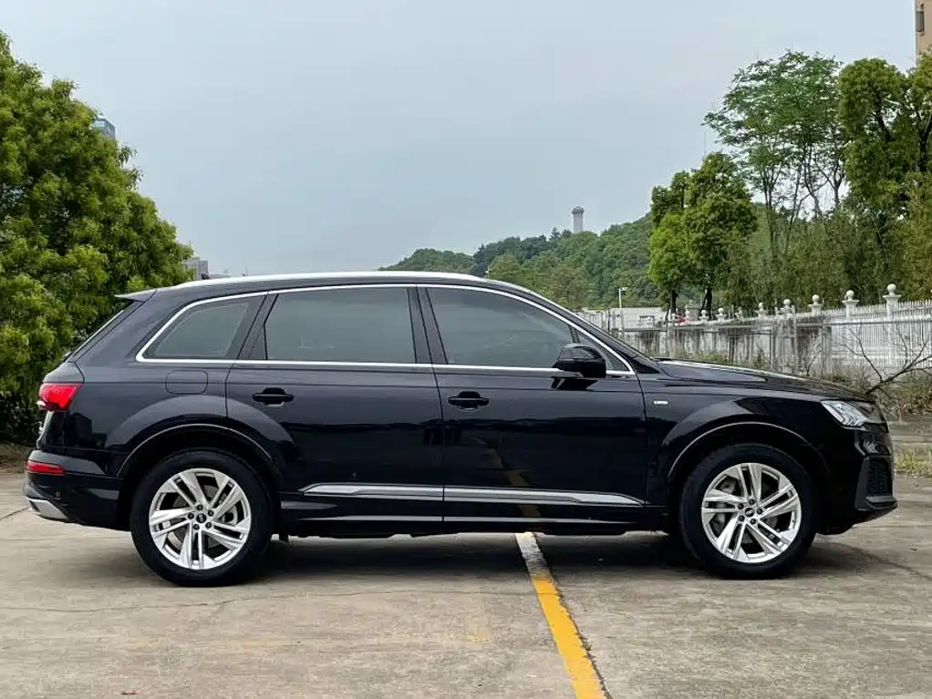 Audi Q7 2021