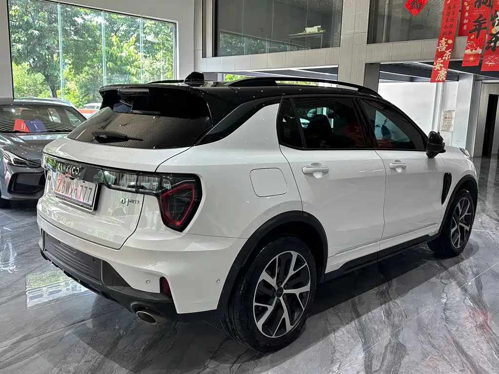 Lynk & Co 01 EM-P 2021 — фото 30