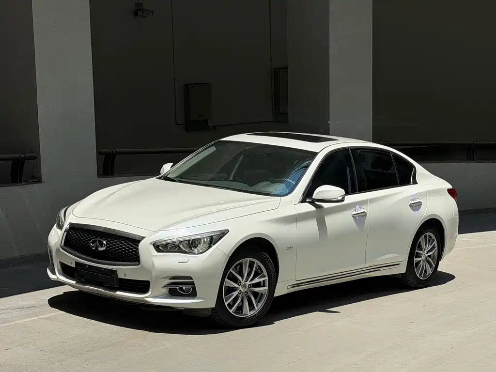Infiniti Q50L 2015 — фото 2
