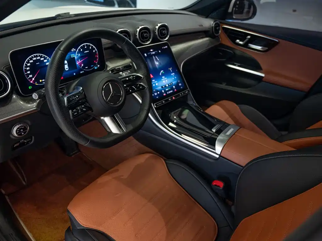 Mercedes-Benz C-Class 2023 — фото 12