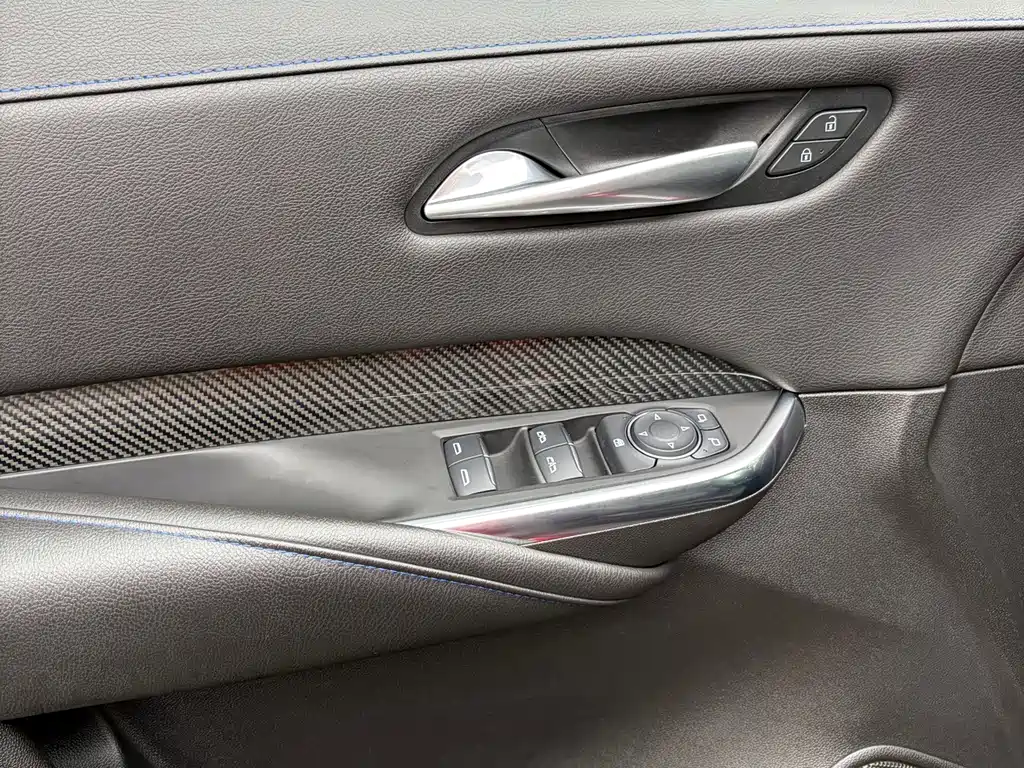 Cadillac XT4 2023 — фото 17